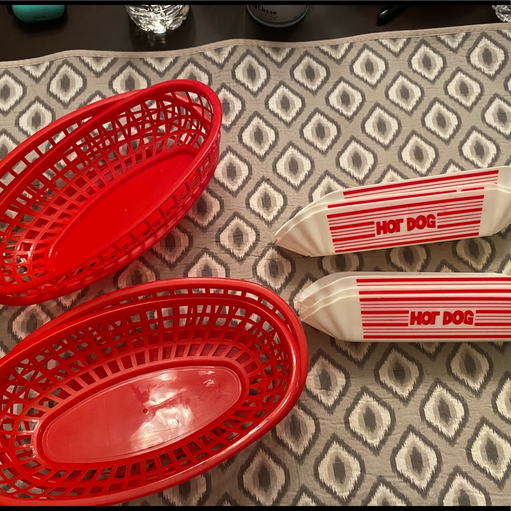 Set of food baskets for fries & hotdogs